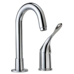 Delta Commercial Single Handle Widespread Bar/Prep Faucet