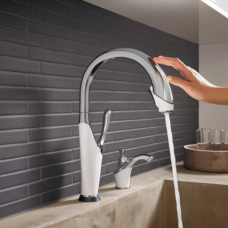 Vuelo Single Handle Pull Down Kitchen Faucet With SmartTouch - Image 6