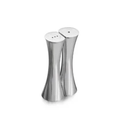 Kissing Salt And Pepper Shakers